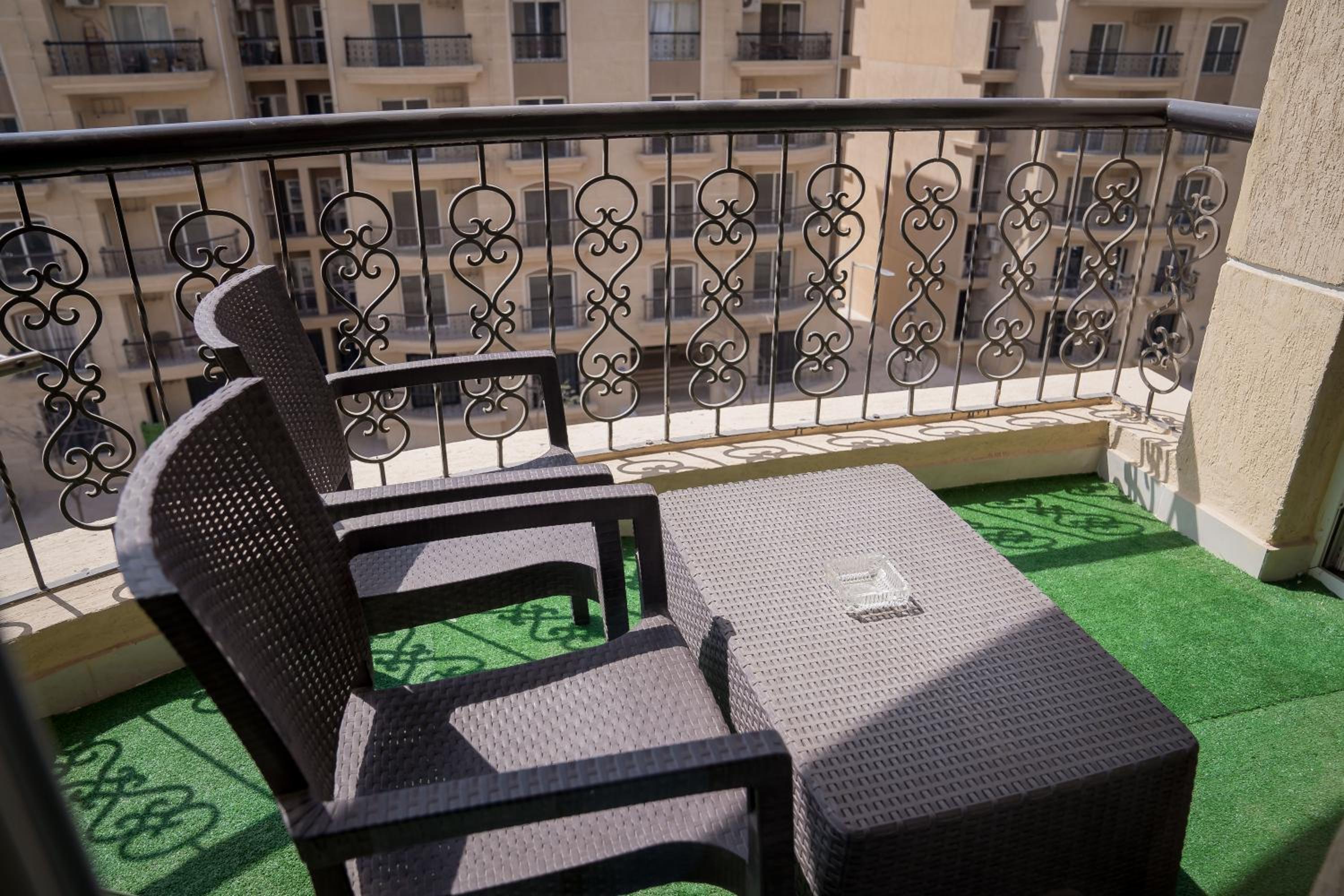 Sky High Harmony in Rehab - Peaceful Elegant apt