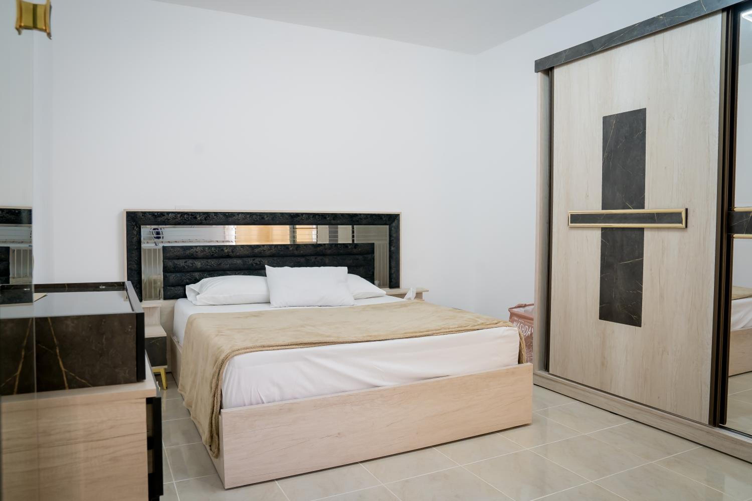 Sky High Harmony in Rehab - Peaceful Elegant apt
