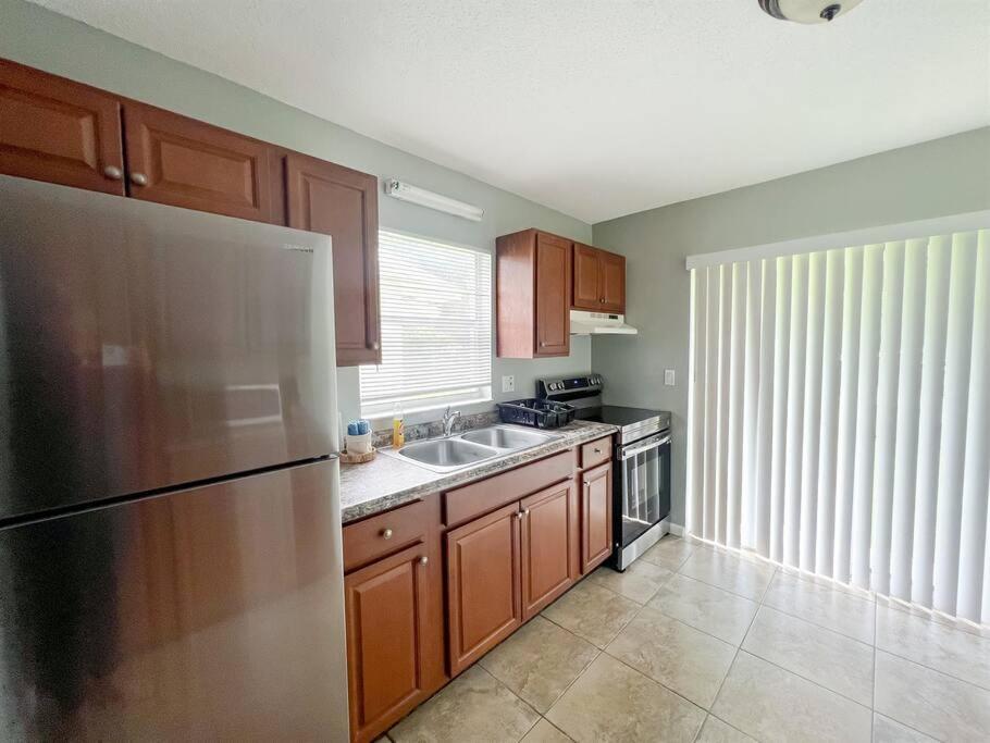 Cozy 2 Bedroom home, Dade City! view 3