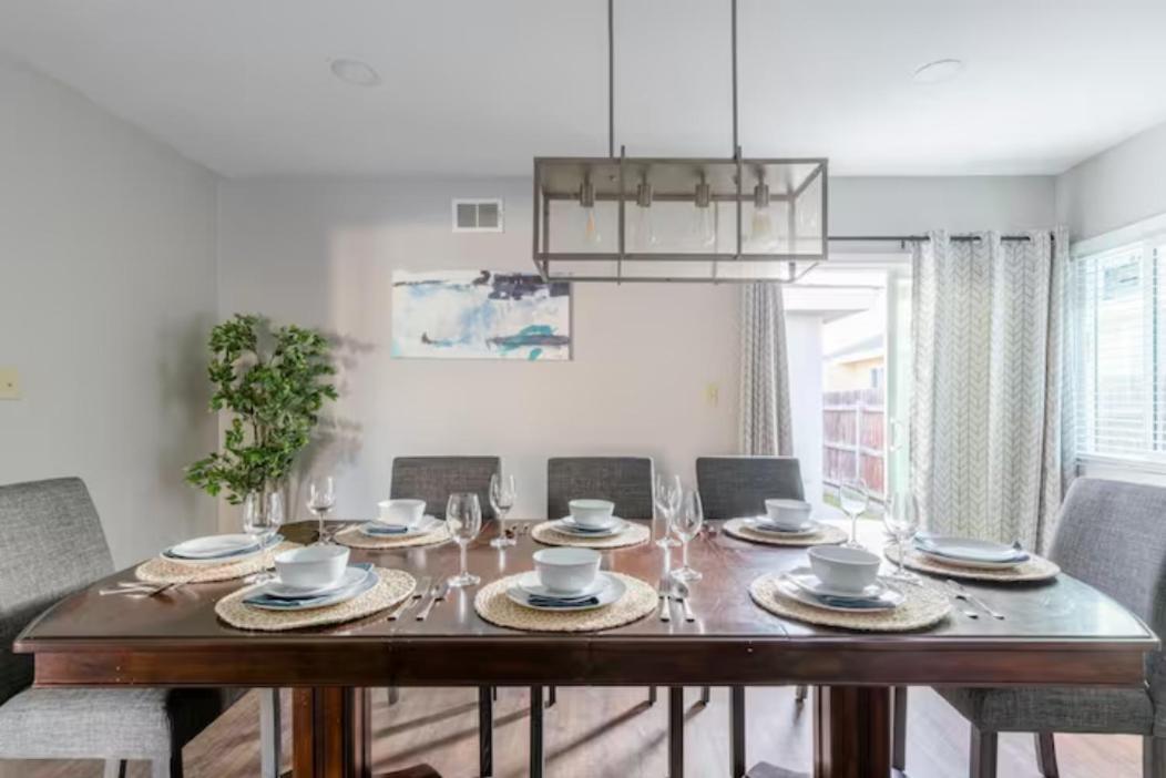 Spacious 3BR/2BA Near LAX and SoFi Stadium view 2