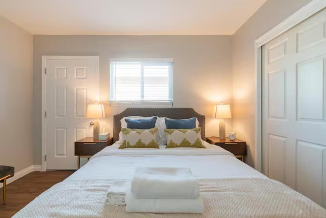 Spacious 3BR/2BA Near LAX and SoFi Stadium view 3