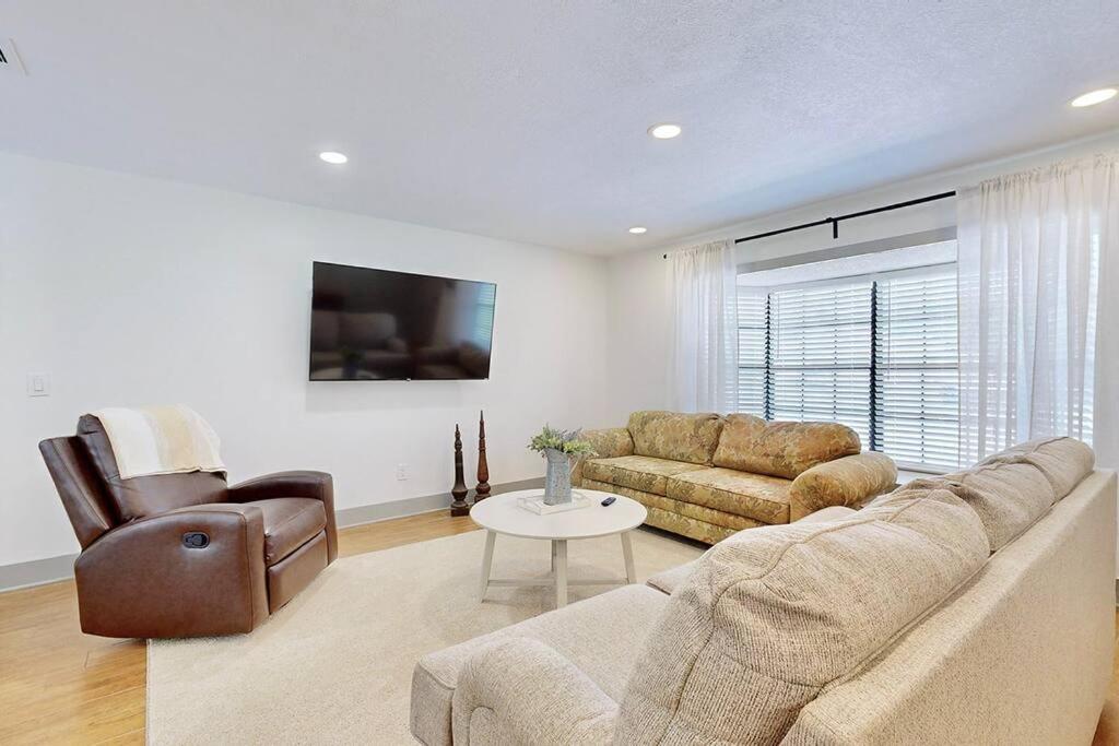 Rustic 3 bedroom Home in Welsey Chapel! view 3