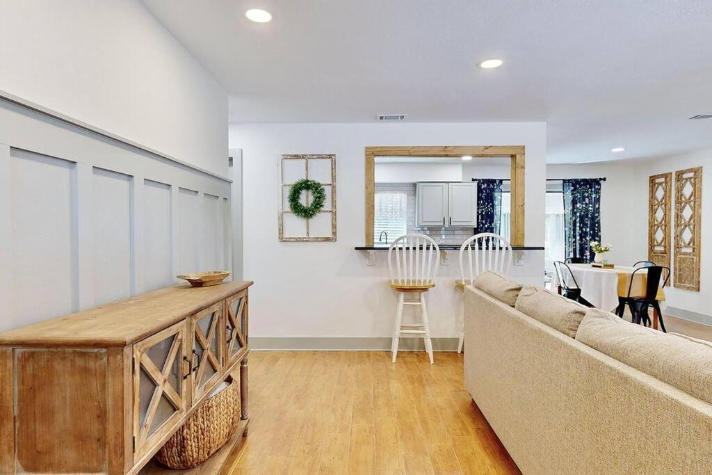 Rustic 3 bedroom Home in Welsey Chapel! view 4