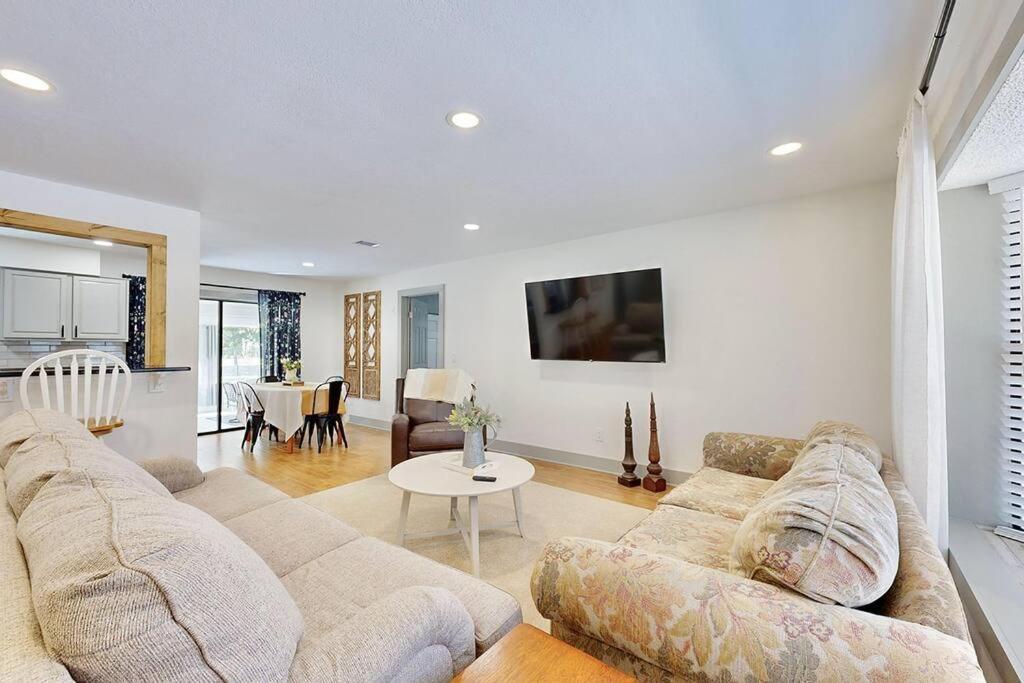 Rustic 3 bedroom Home in Welsey Chapel! view 5