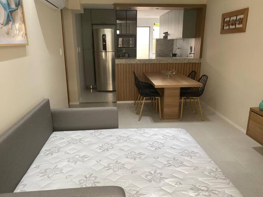 Novíssimo Apartamento Guarajuba Duas Suítes Térreo