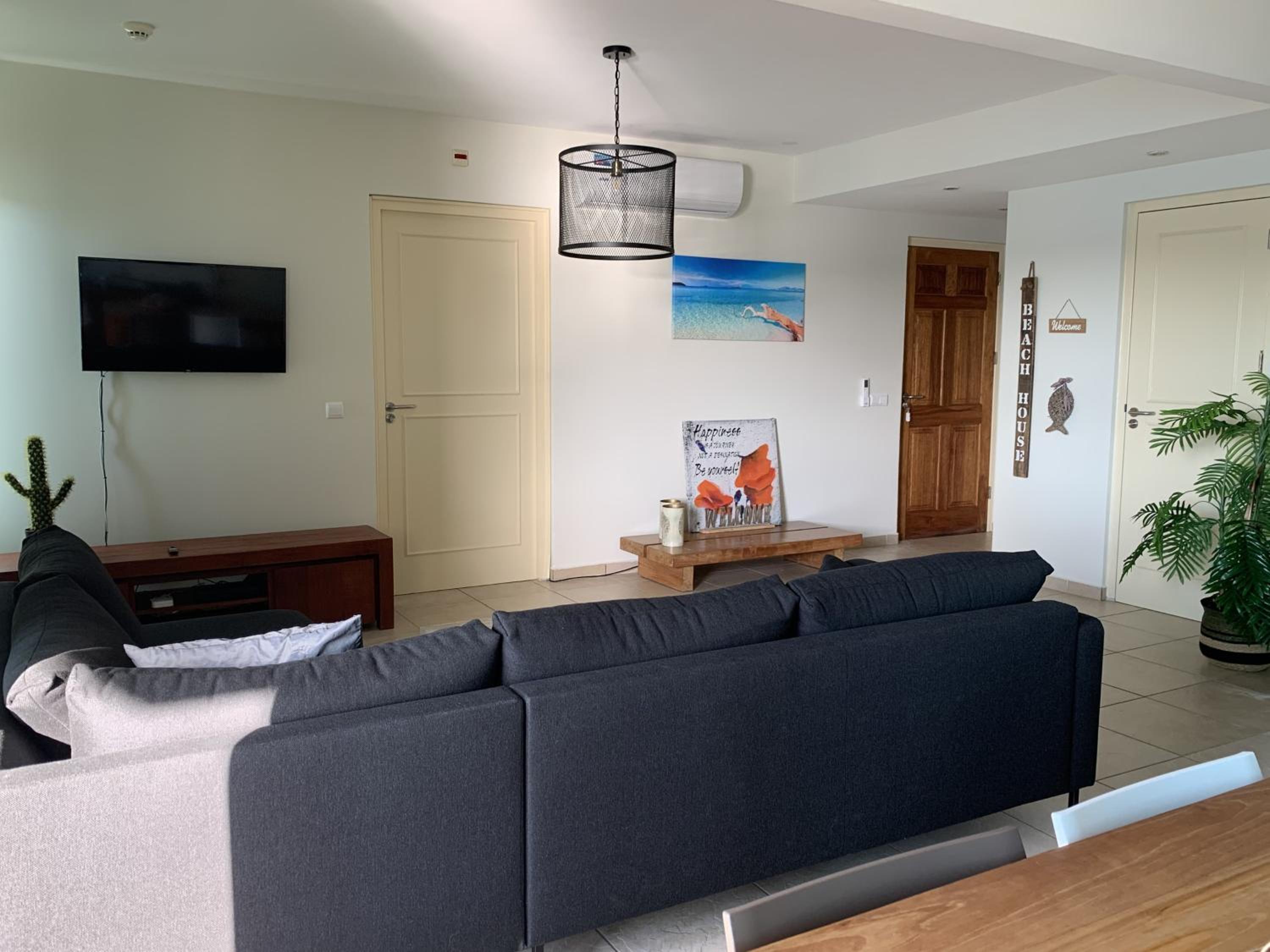 Beach front luxury living - 2 bedroom condo with sea view