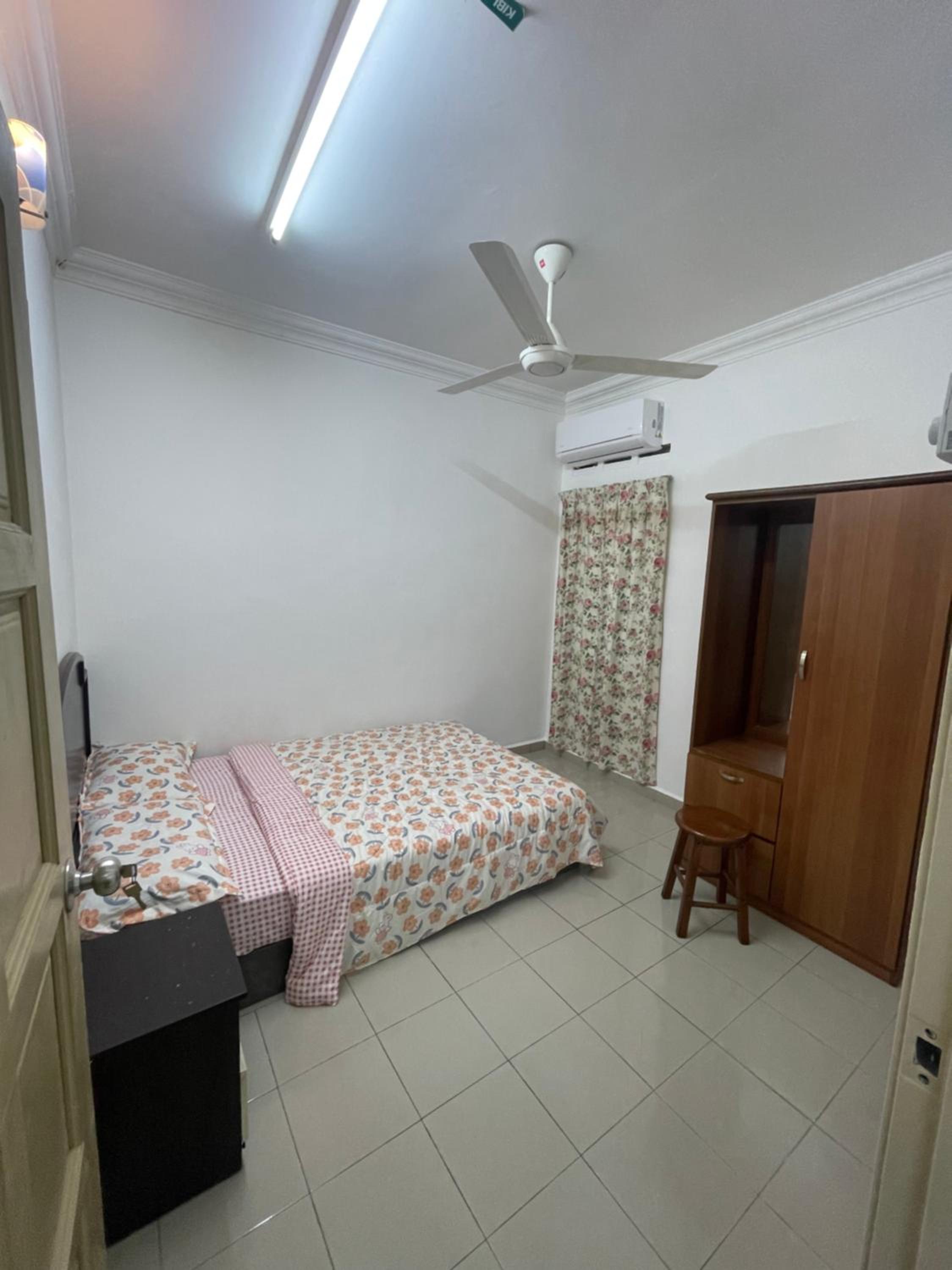 HOMESTAY PANDAN 10 photo 5