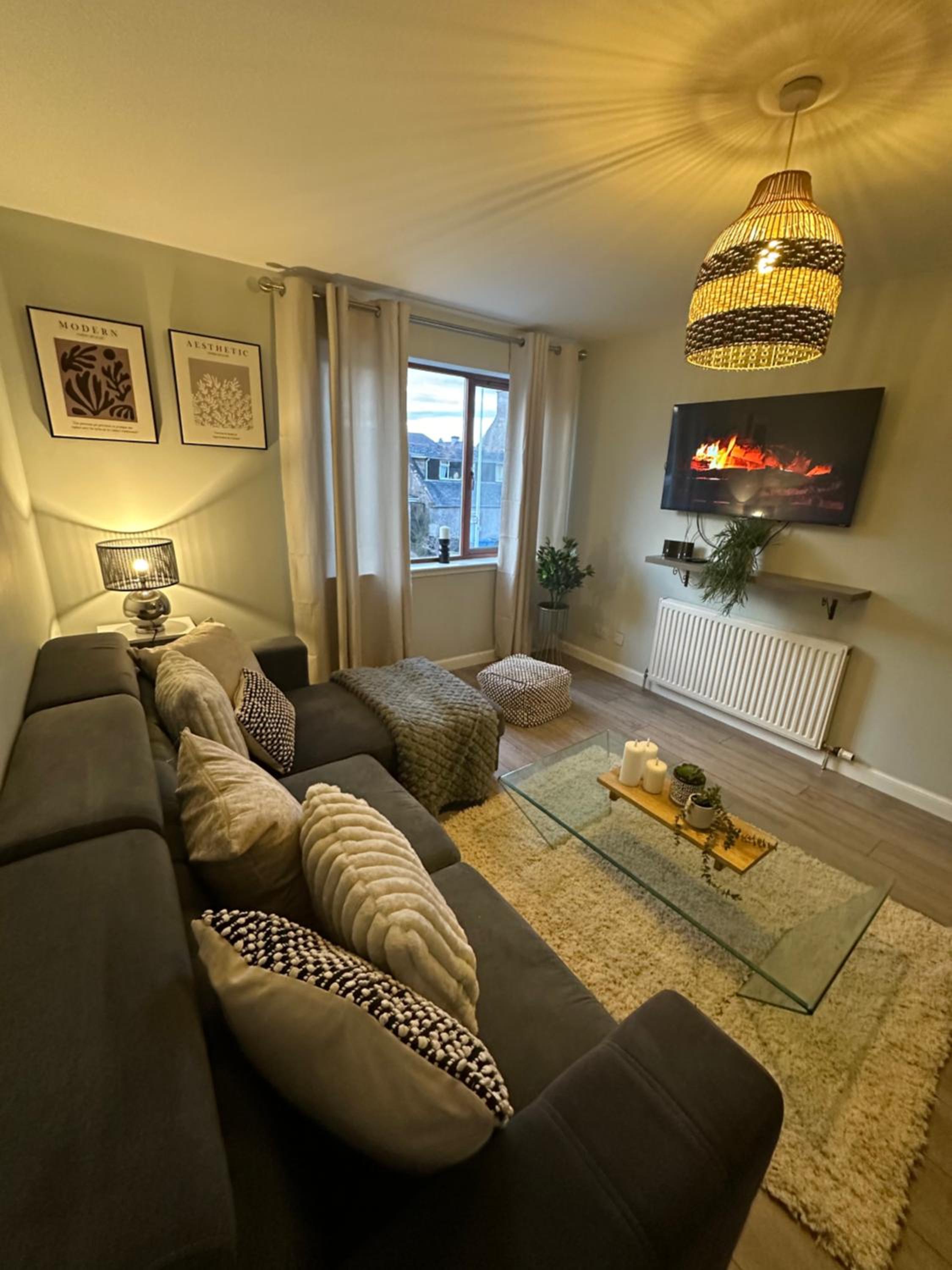 Lovely modern 2 bedrom unit close to city center view 3