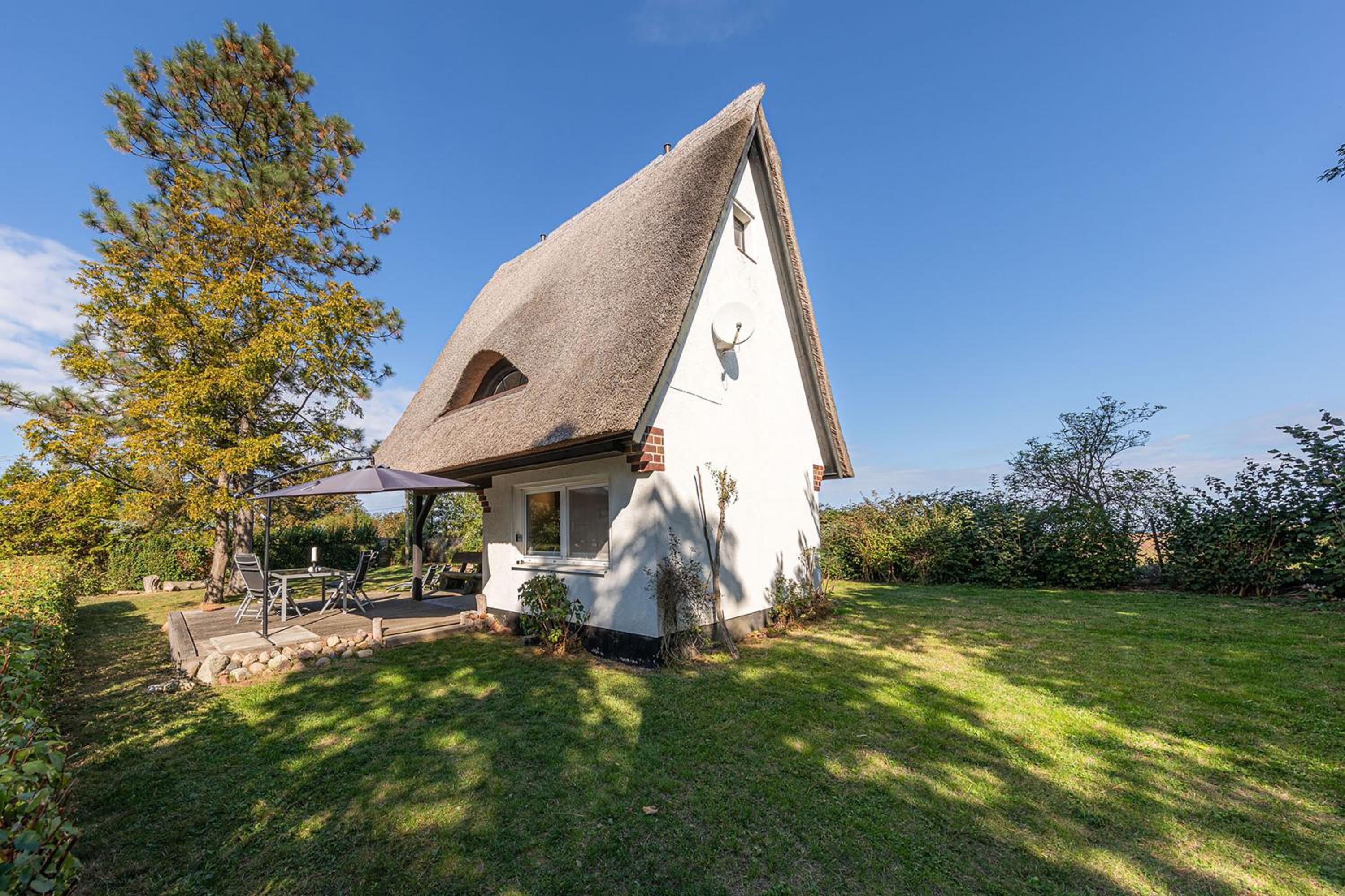 Reetgedecktes Traumhaus mit Panorama-Ostseeblick