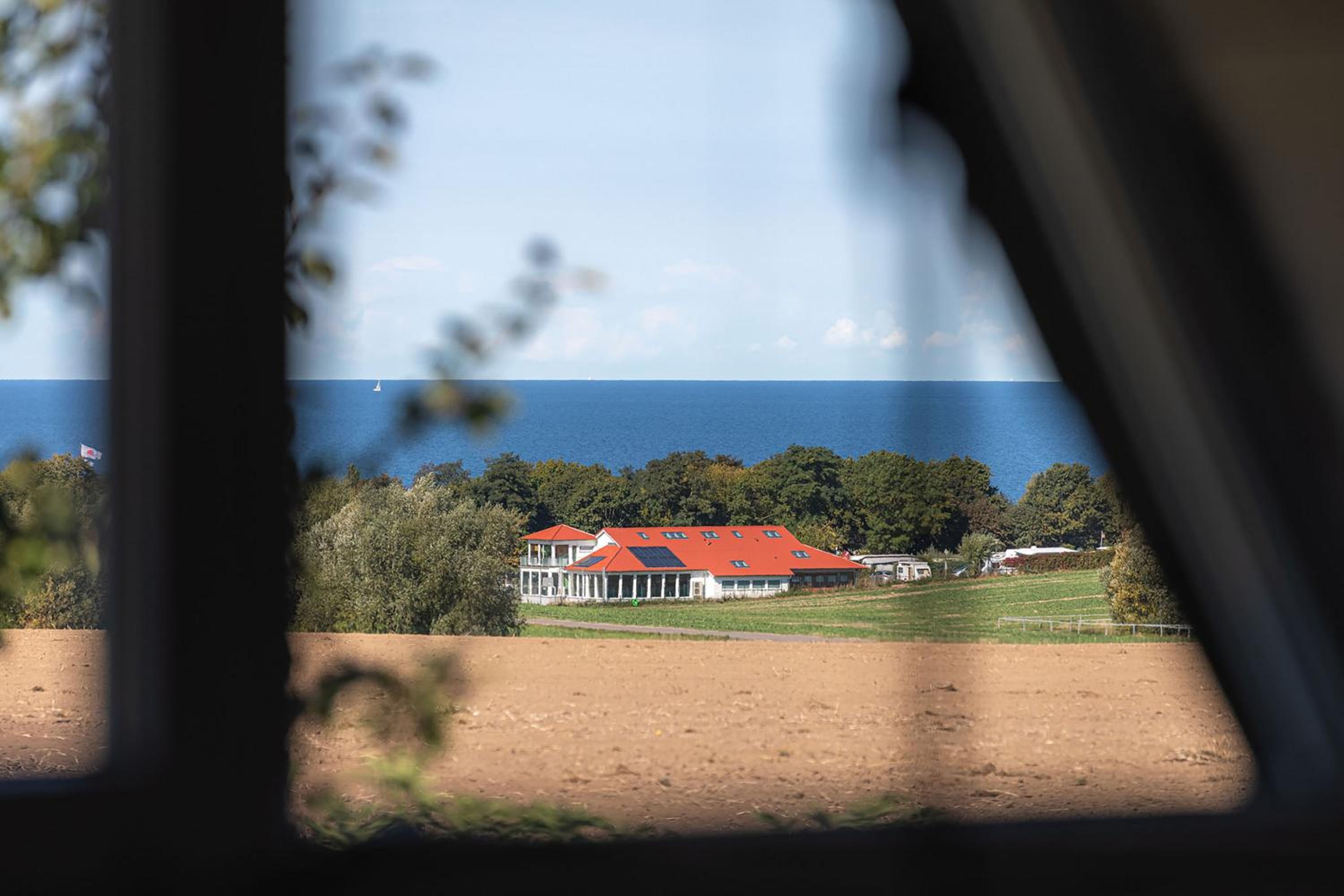 Reetgedecktes Traumhaus mit Panorama-Ostseeblick