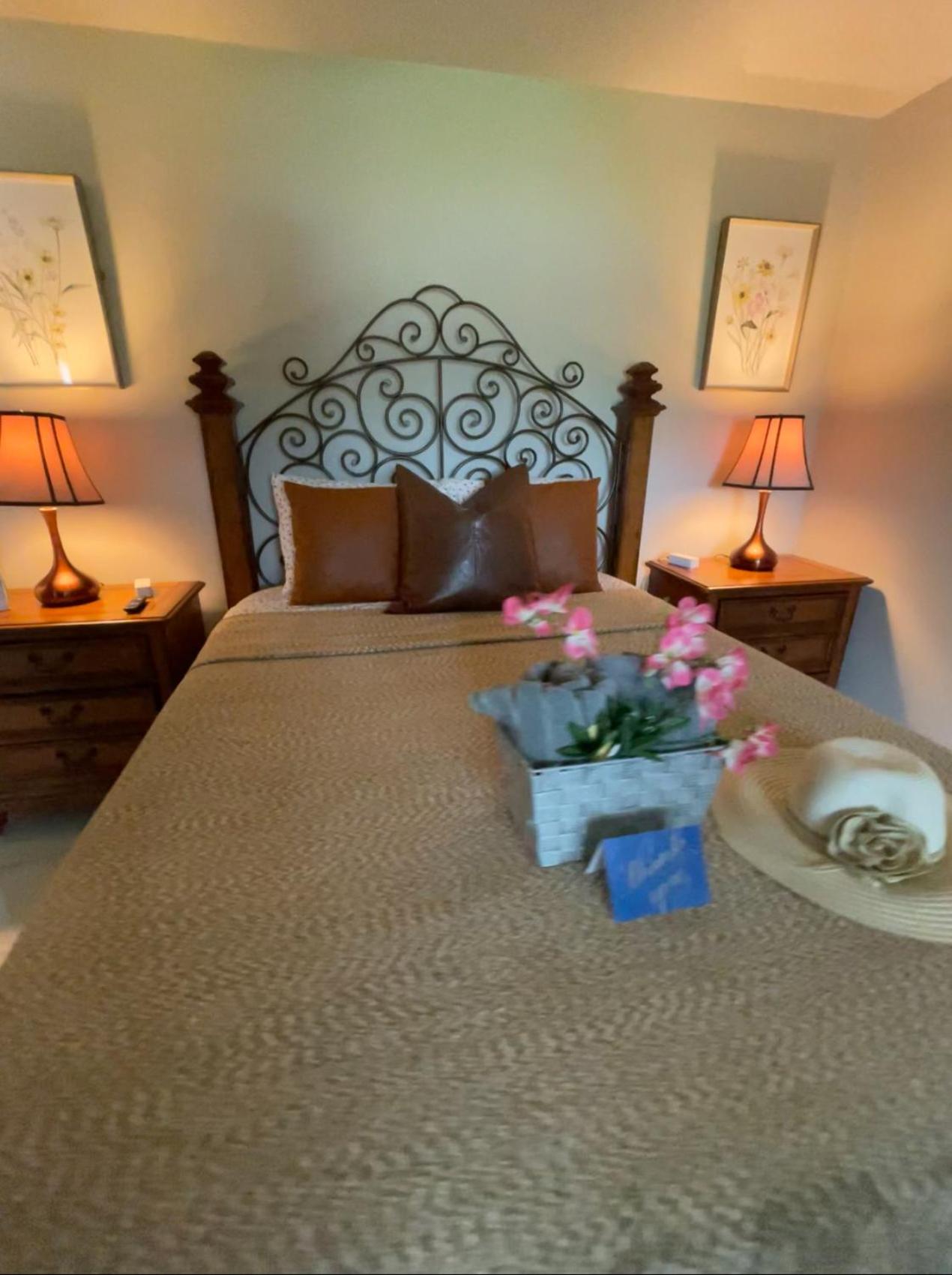 Tampa Vacations - Pura Vida Lake House - Property Image 24