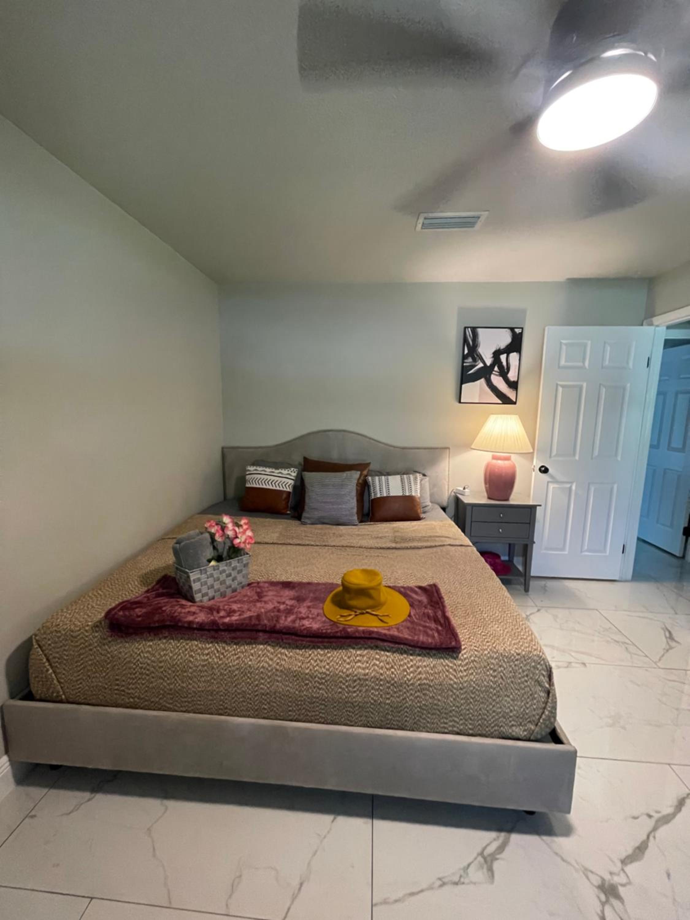 Tampa Vacations - Pura Vida Lake House - Property Image 23