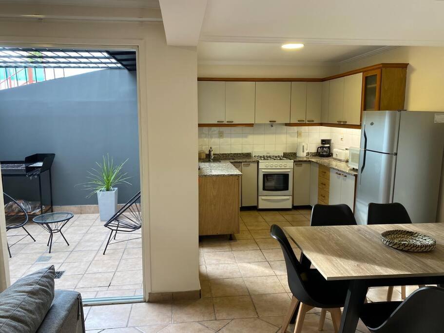 Hermosa casa/departamento, en ciudad Mendoza