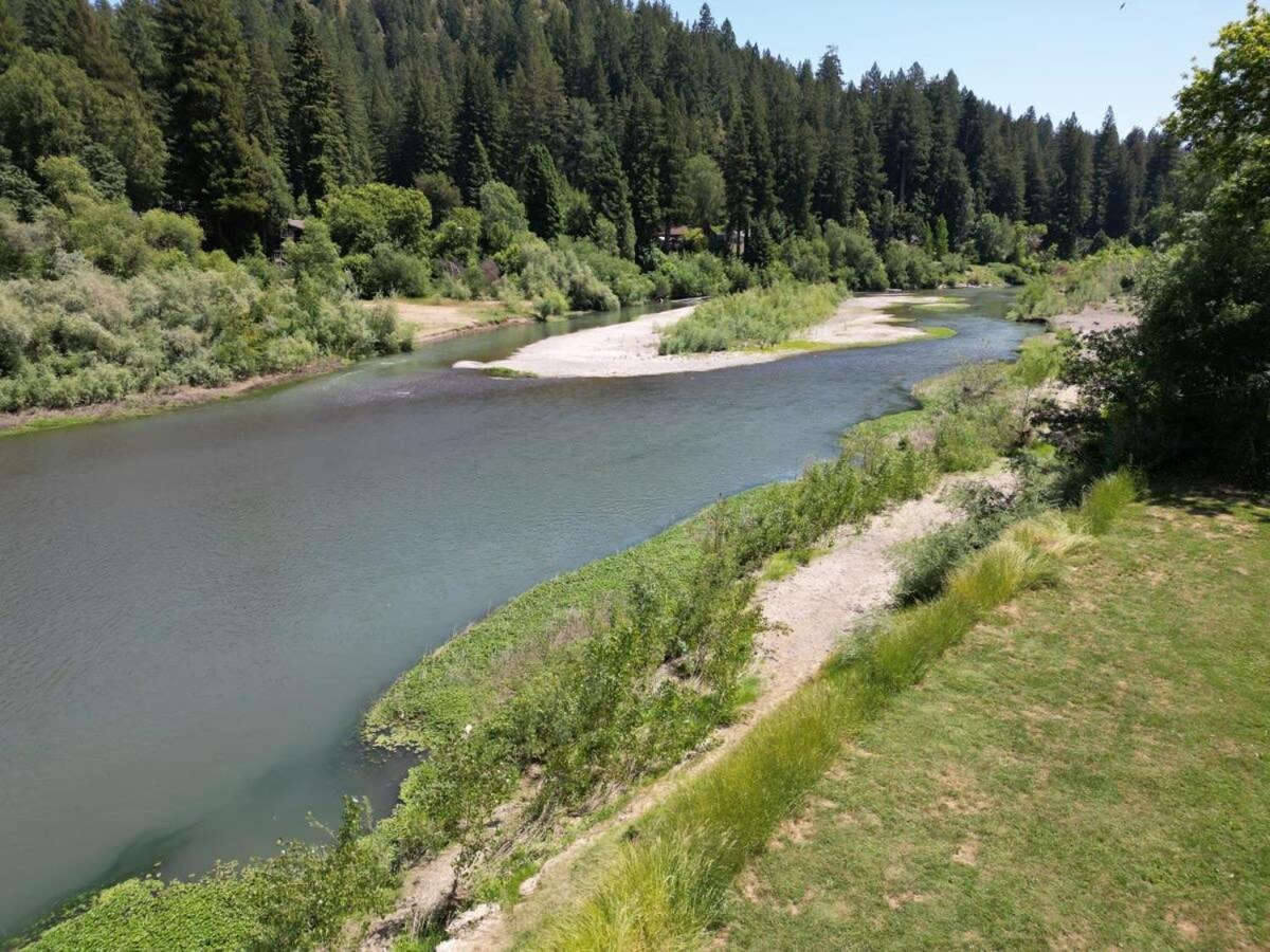 River Otter Hot Tub BBQ Fire Pit Russian River Gem view 5