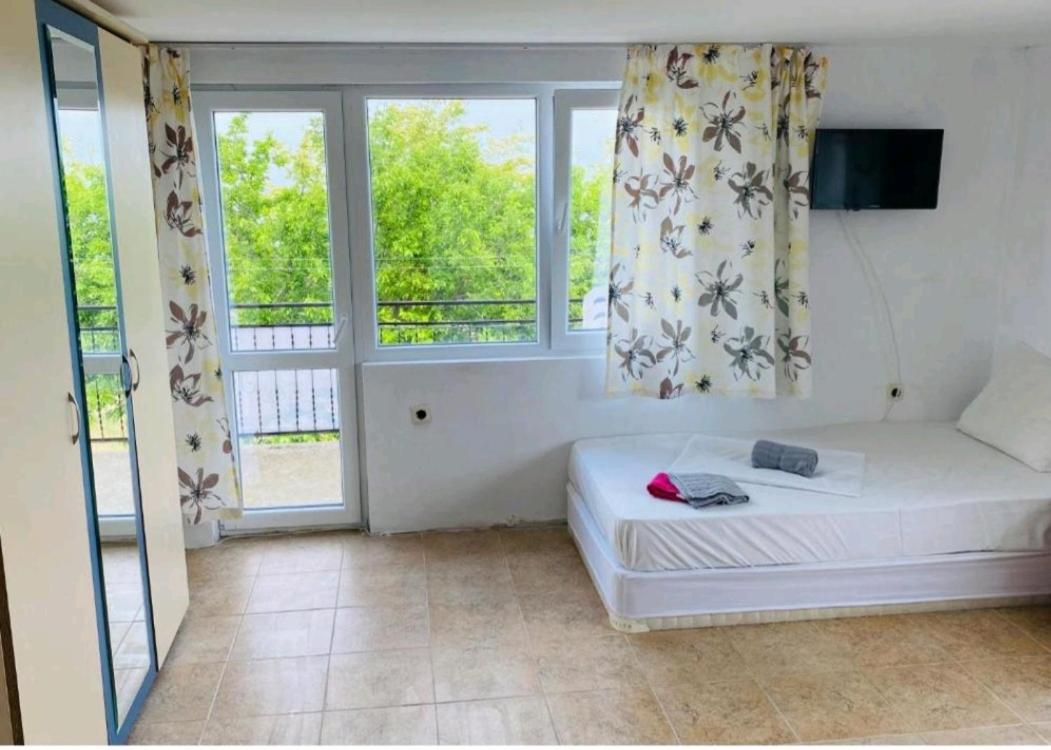 Krimski Guest House and Bungalows