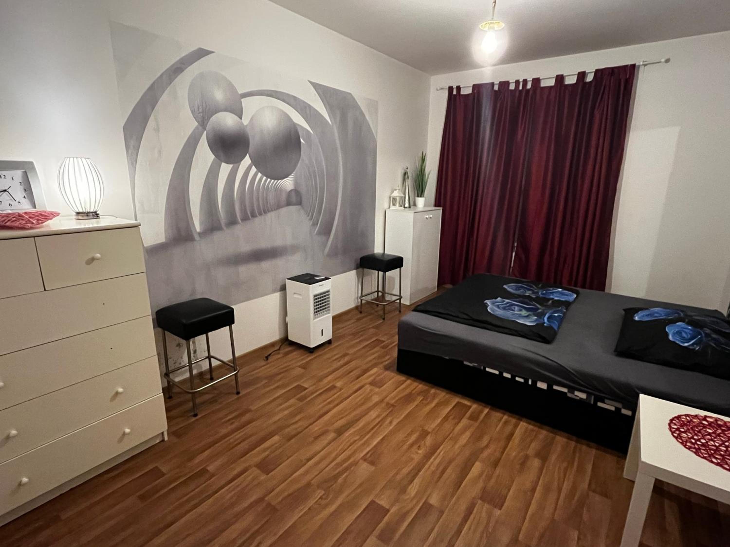 MONFas APARTMENT GARDEN CITY