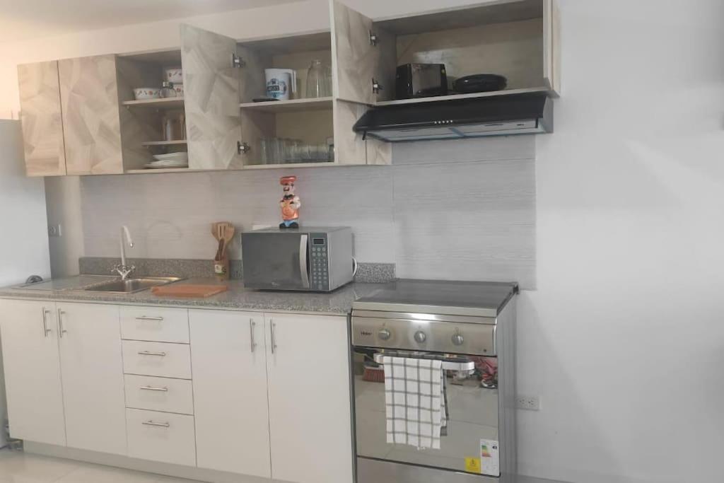 Quito Retreat, Fast WiFi, Parking near Old Town view 4