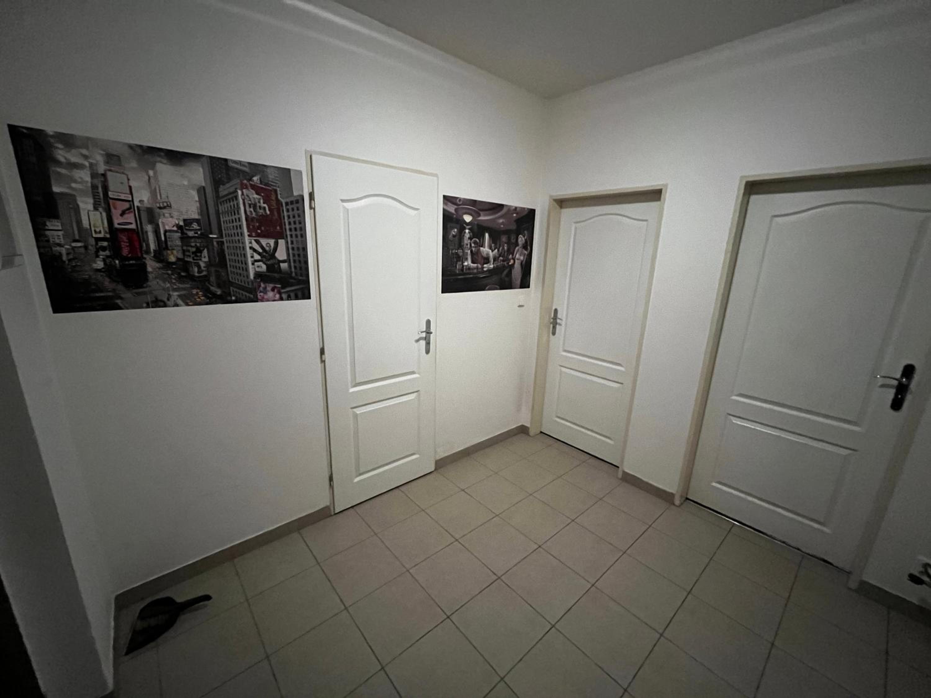 MONFas APARTMENT GARDEN CITY
