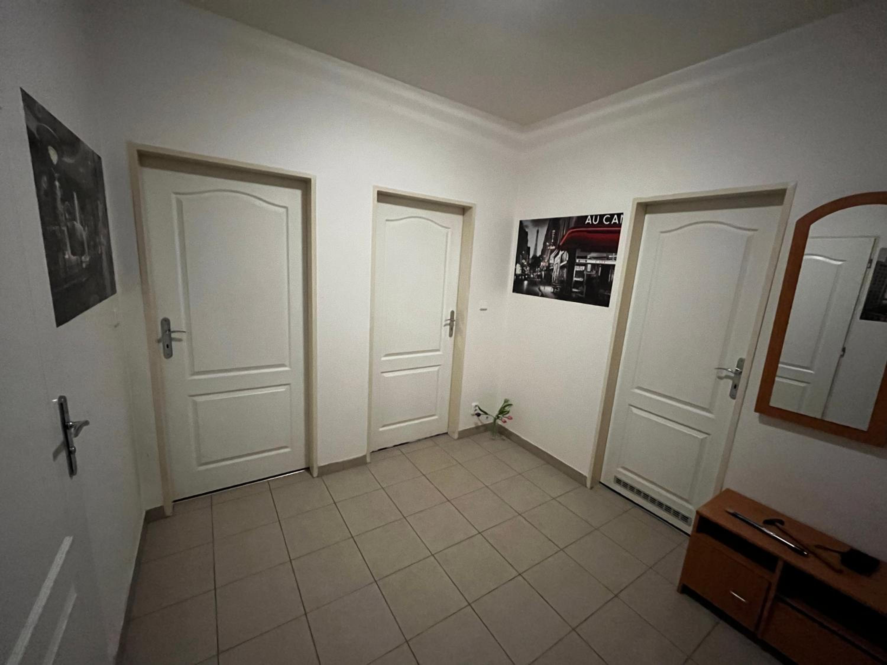 MONFas APARTMENT GARDEN CITY