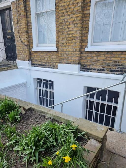 Entire Ground Floor Flat, Free Off-Street Parking and Large Garden