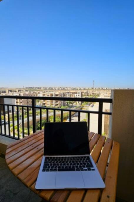 Stylish Oasis in New Cairo: 10 Min to Airport!