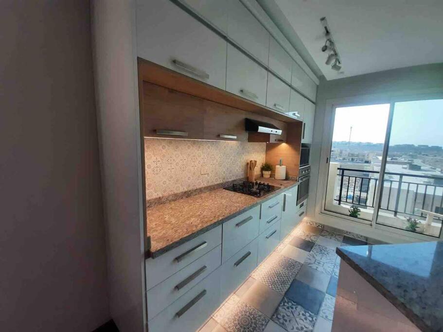 Stylish Oasis in New Cairo: 10 Min to Airport!