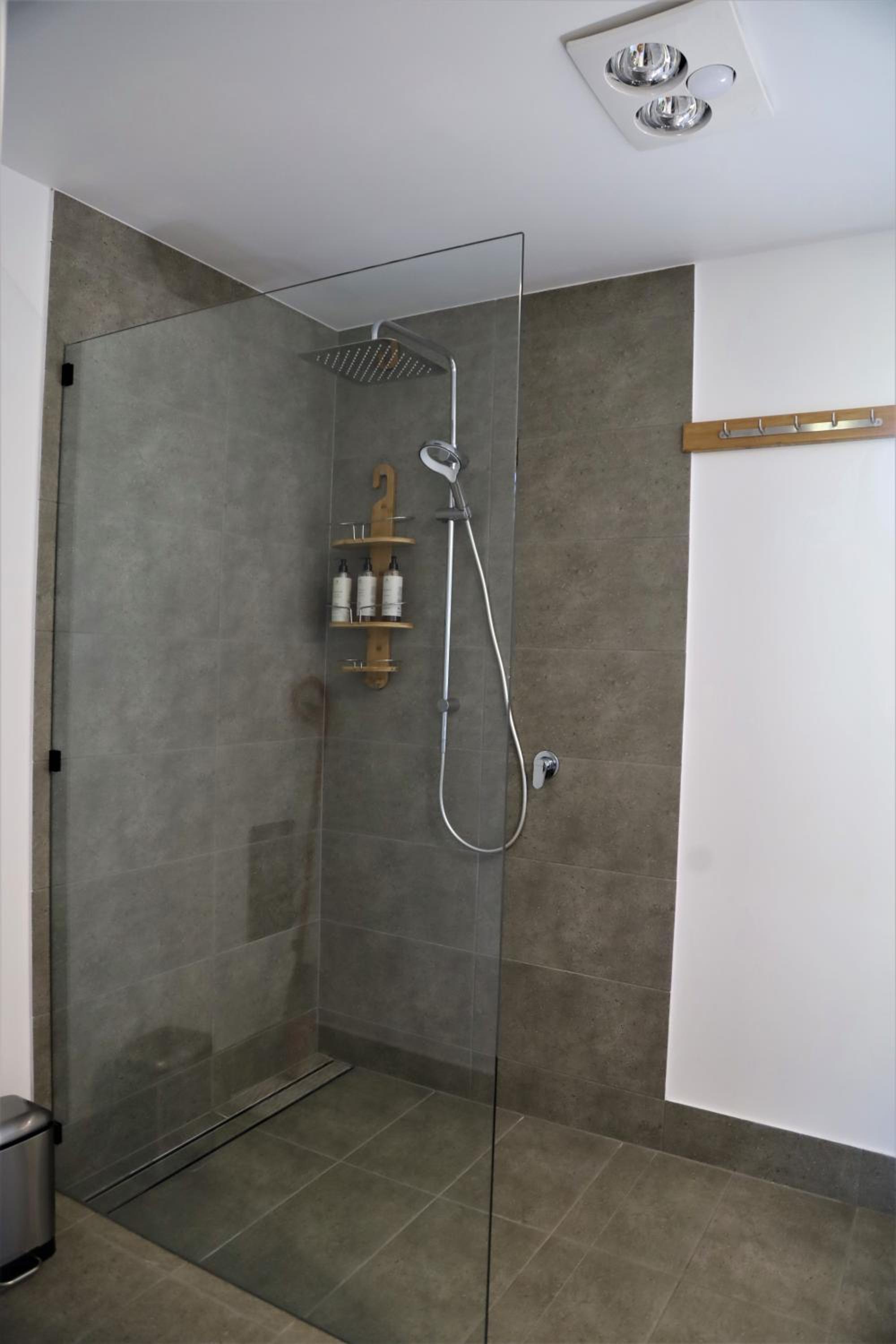 'Stay in Carrara' A private guest suite not a share house