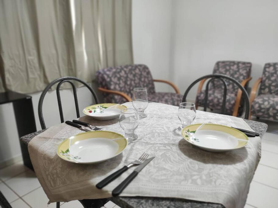 Apartamento inteiro no Bairro Alto Umuarama