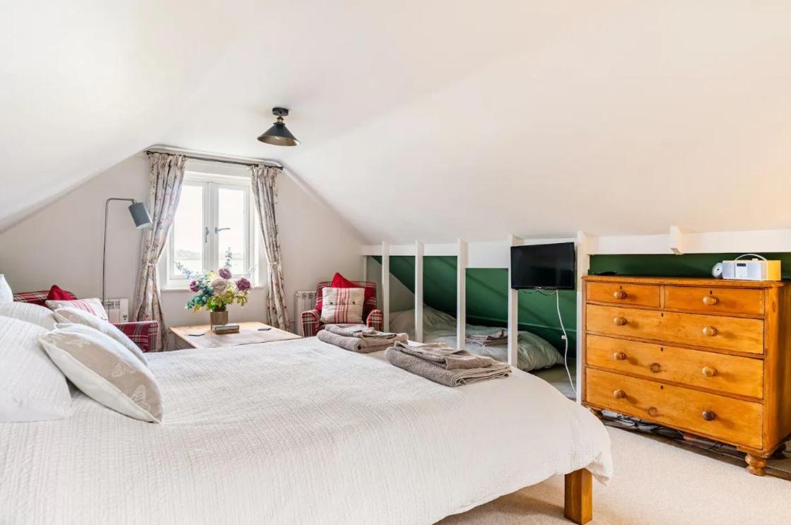 Peaceful country cottage in a rural location near Norfolk Broads 2 double bedroom view 3