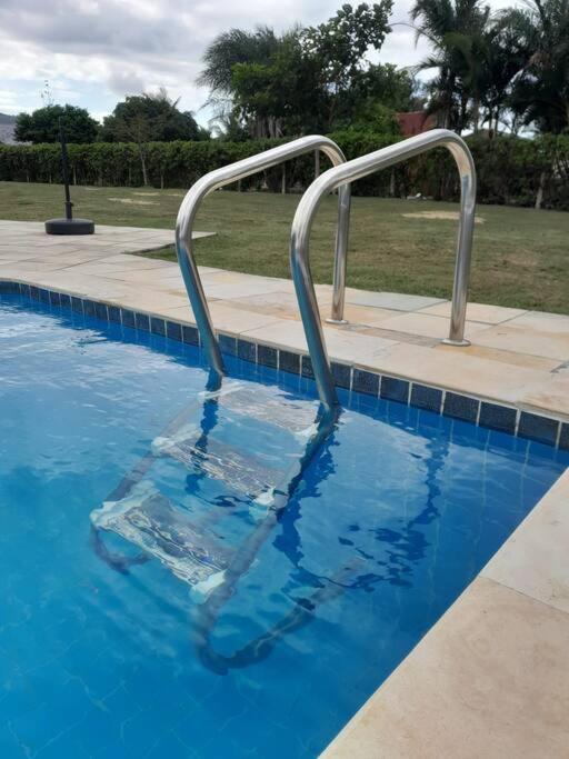 Casa com piscina, privativa, diarista, em condomínio, Bonito-Pe