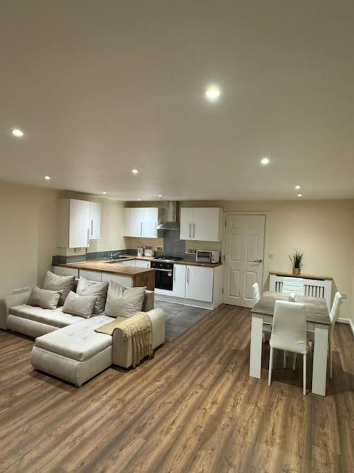 2 Bedroom London Apartment