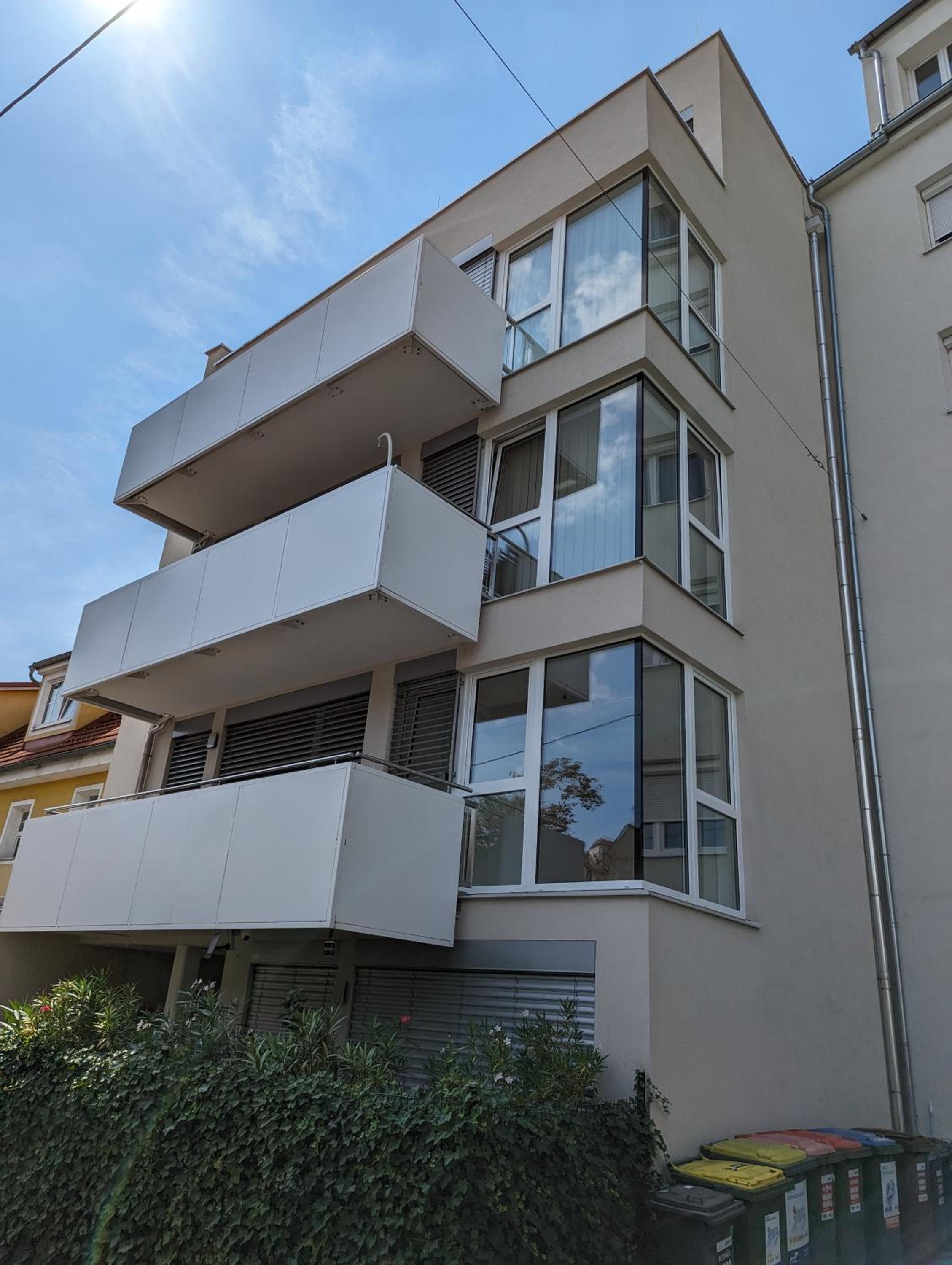 Lend City Apartment Family self-check-in