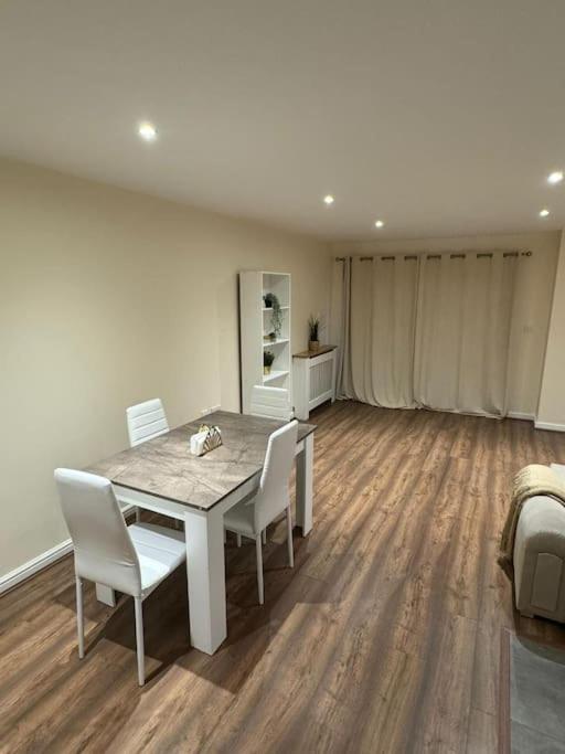 2 Bedroom London Apartment
