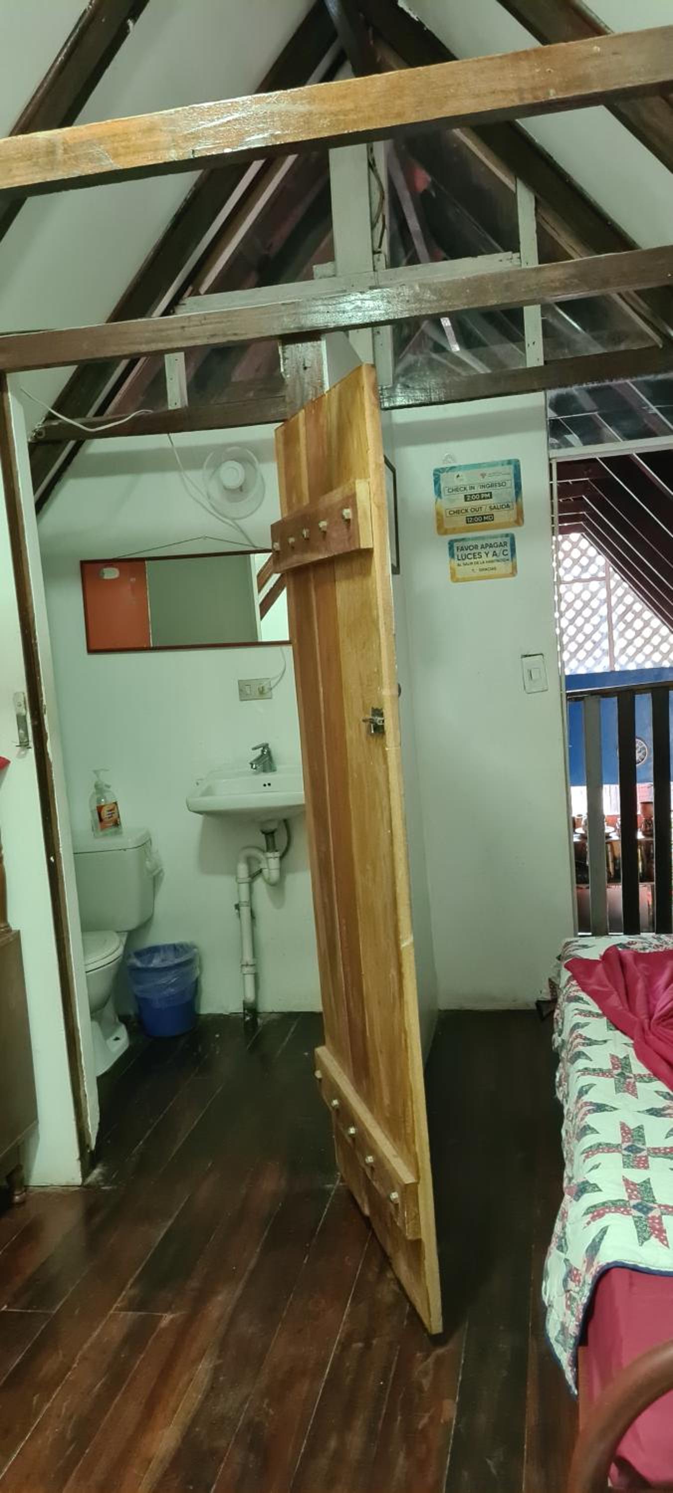Congos Hostal y Camping