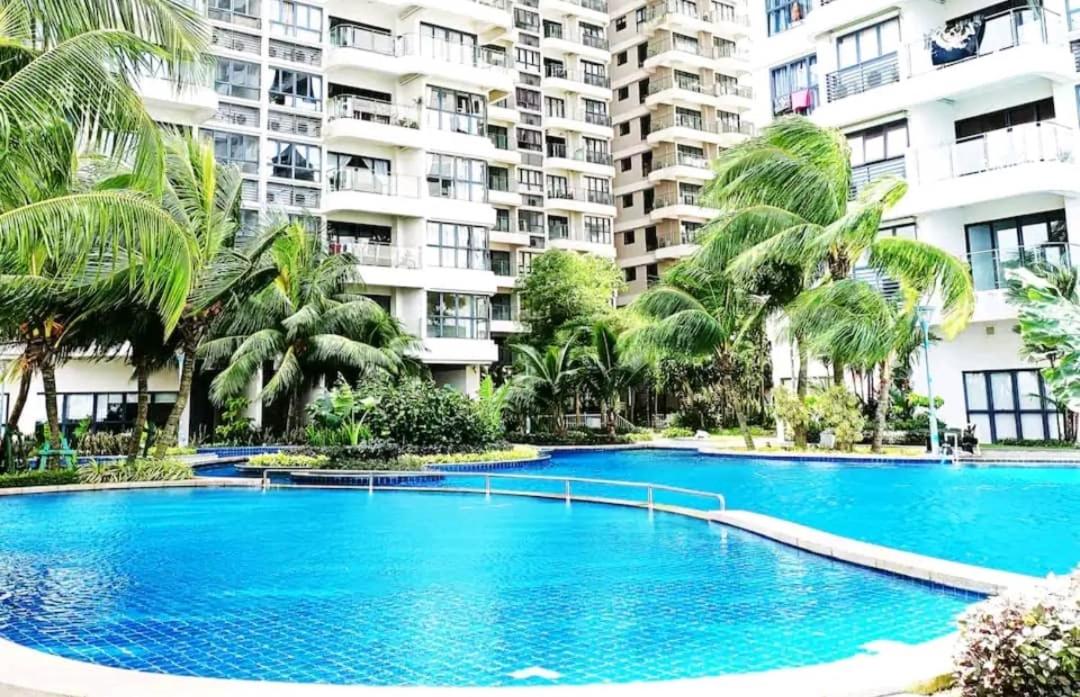 seaview beach 4-13pax CIQ 5mins johor bahru KSL MIDVALLEY