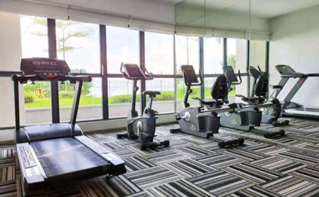 seaview beach 4-13pax CIQ 5mins johor bahru KSL MIDVALLEY