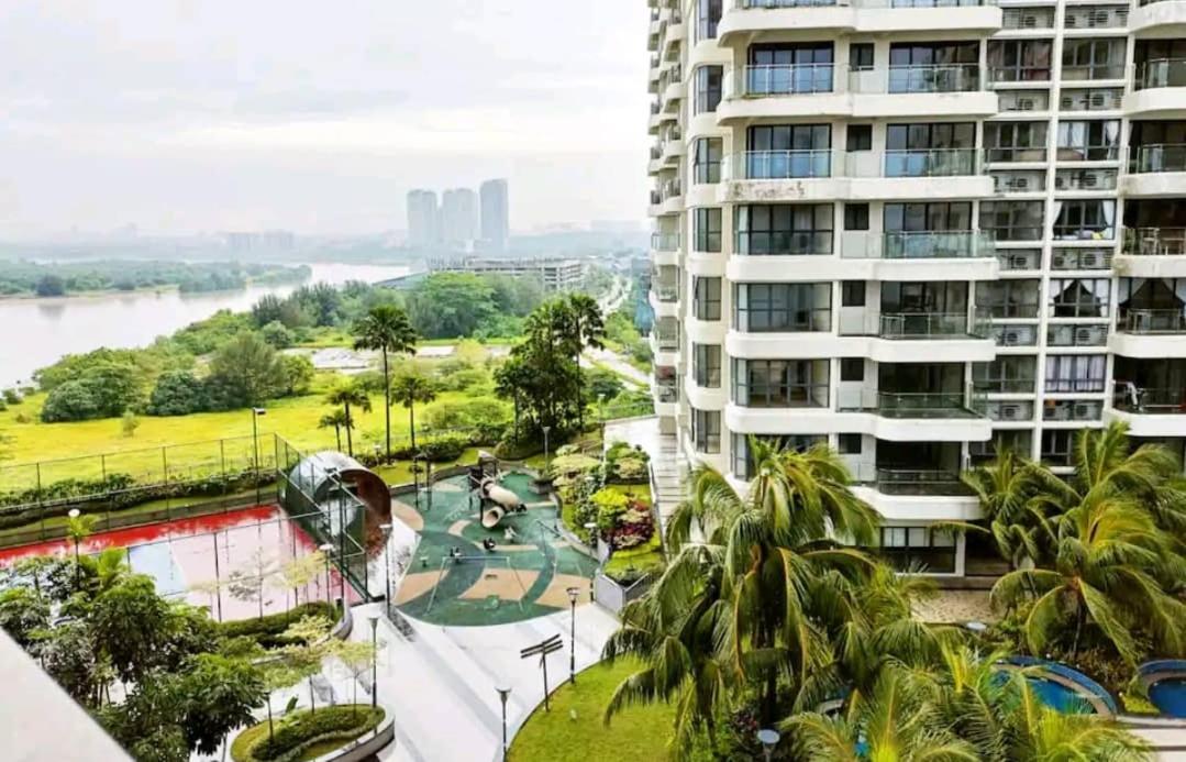 seaview beach 4-13pax CIQ 5mins johor bahru KSL MIDVALLEY