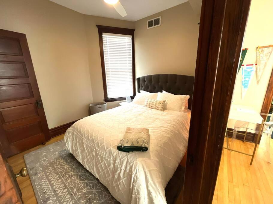 Irving Park updated vintage top unit 2-flat