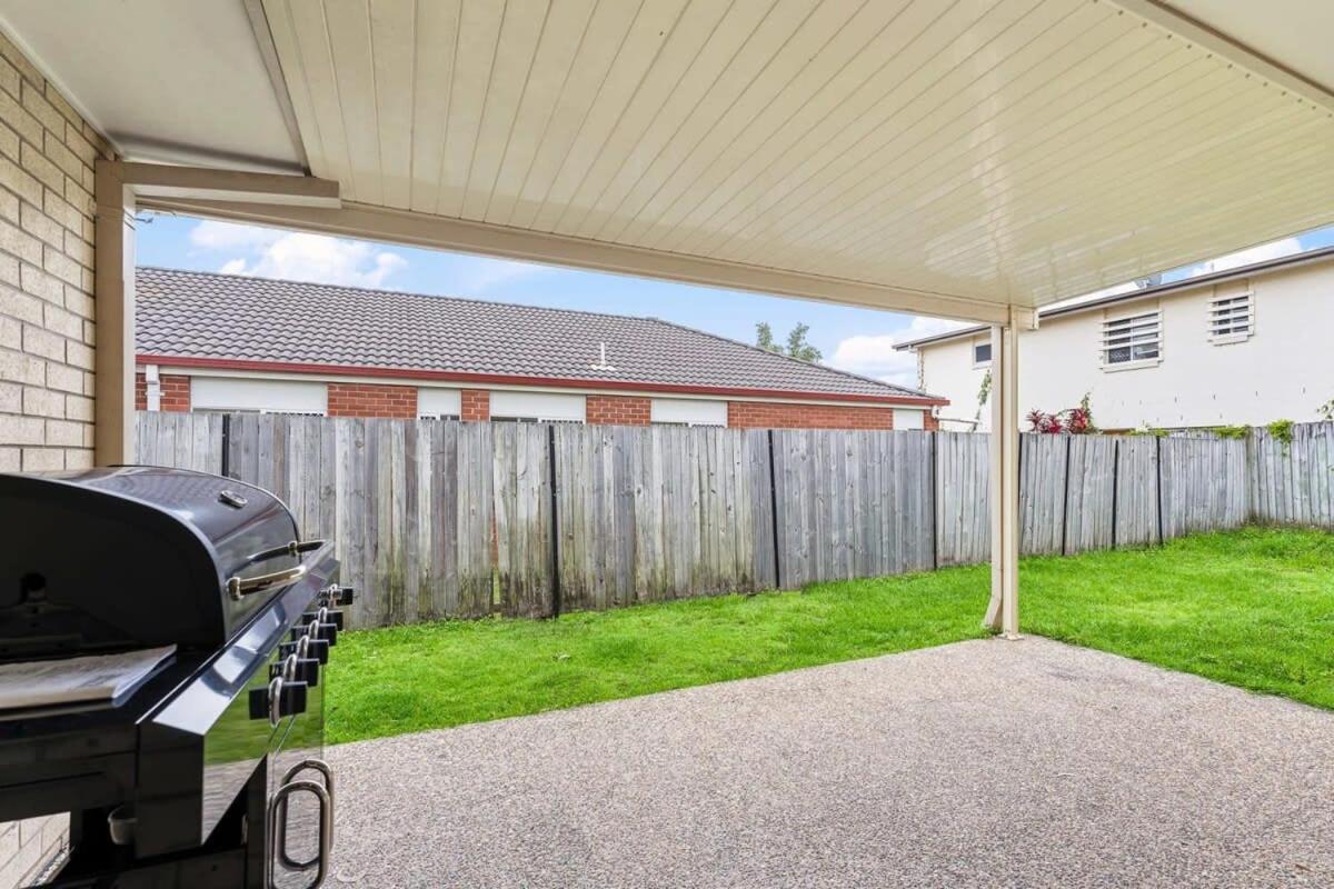 Stunning 4BR family home: Near Parklands & Transit