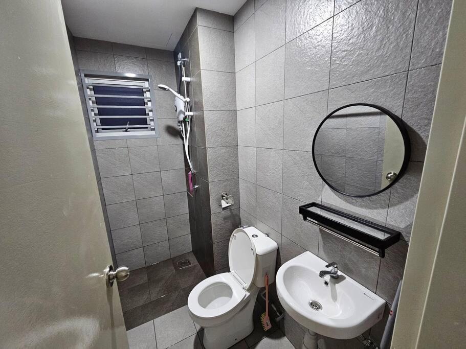 2 bedrooms VivaVibes Home Ostia Bangi next to Bangi Toll