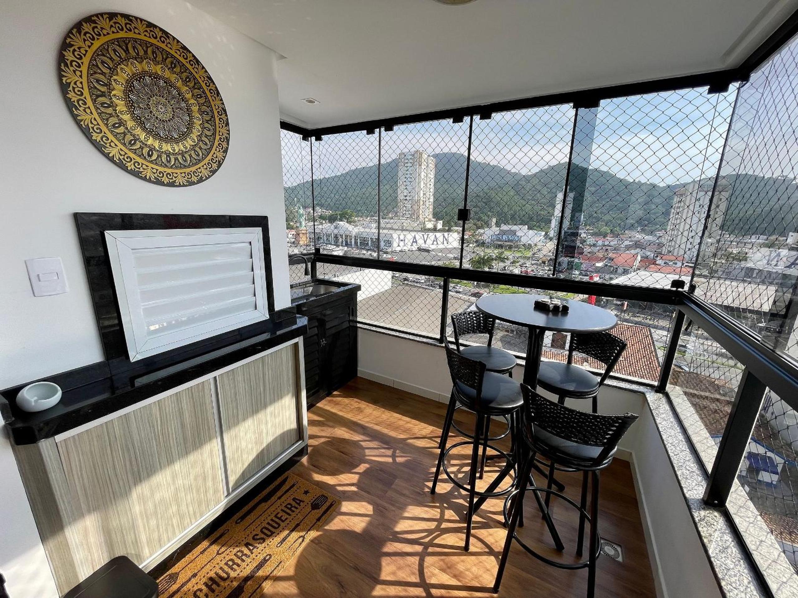 APT 704 - Privileged Location - 2 Bedrooms - Garage - Fazenda/Itajaí