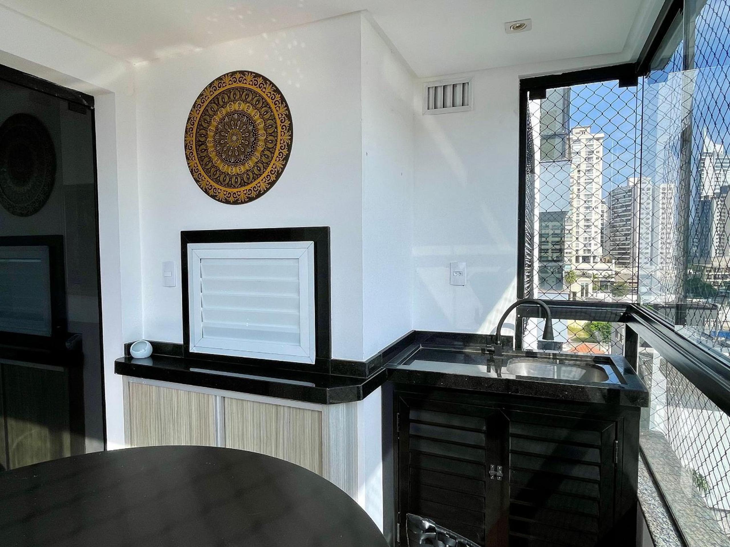 APT 704 - Privileged Location - 2 Bedrooms - Garage - Fazenda/Itajaí