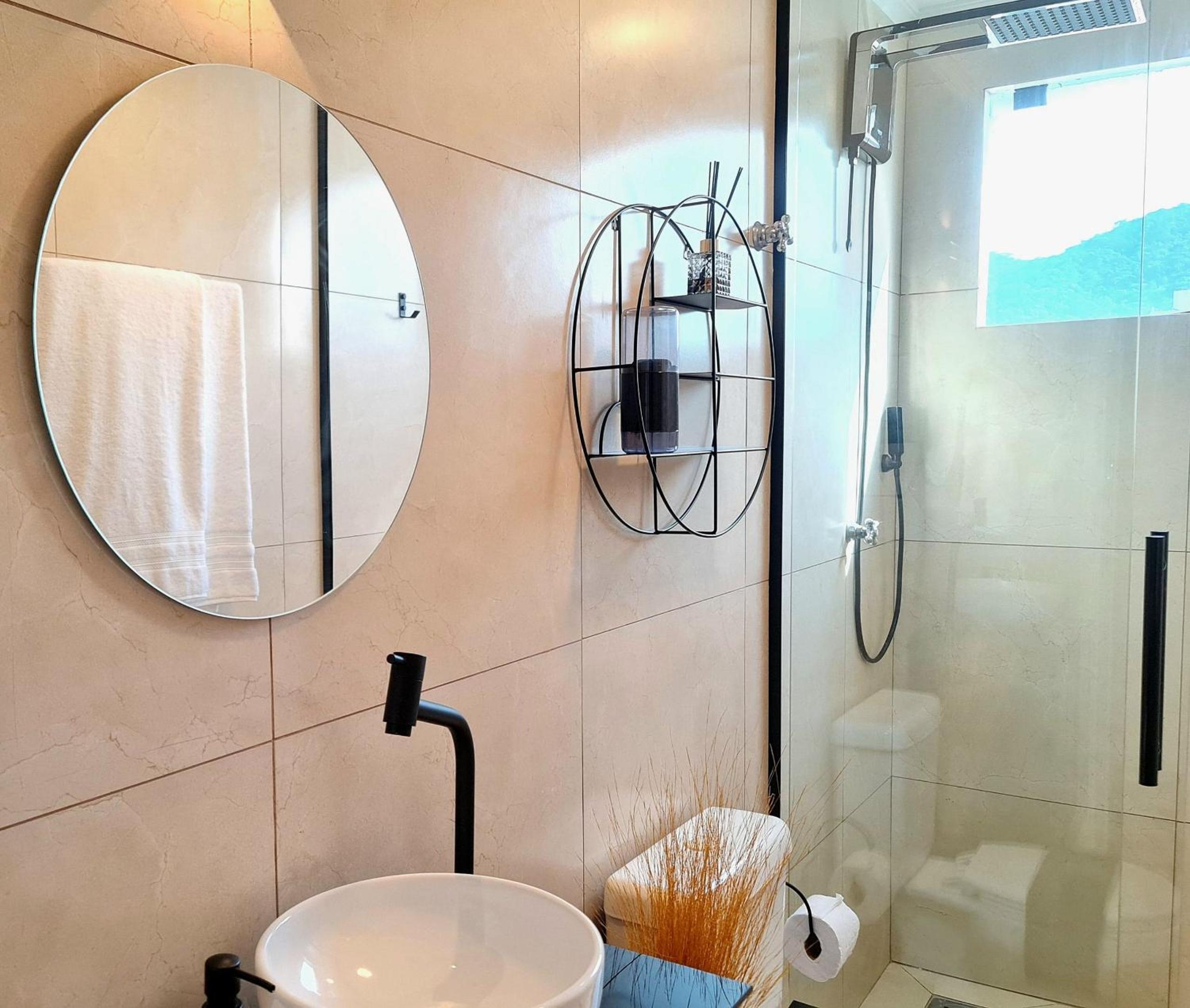 APT 704 - Privileged Location - 2 Bedrooms - Garage - Fazenda/Itajaí