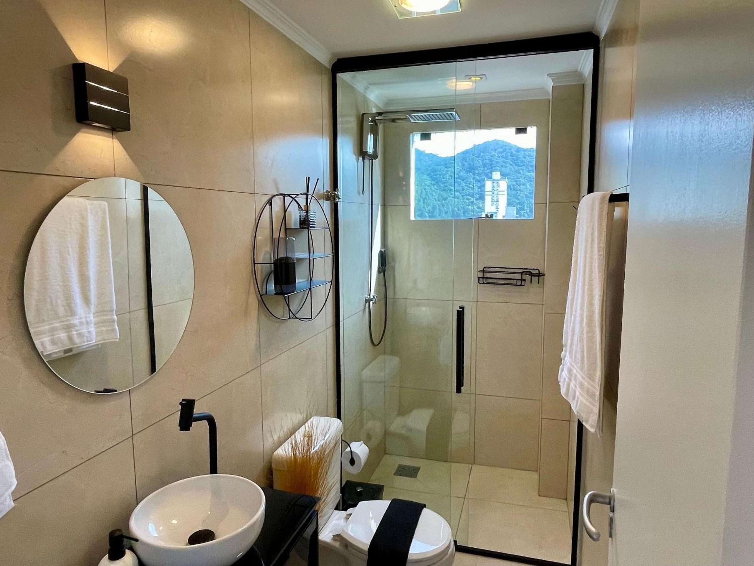 APT 704 - Privileged Location - 2 Bedrooms - Garage - Fazenda/Itajaí