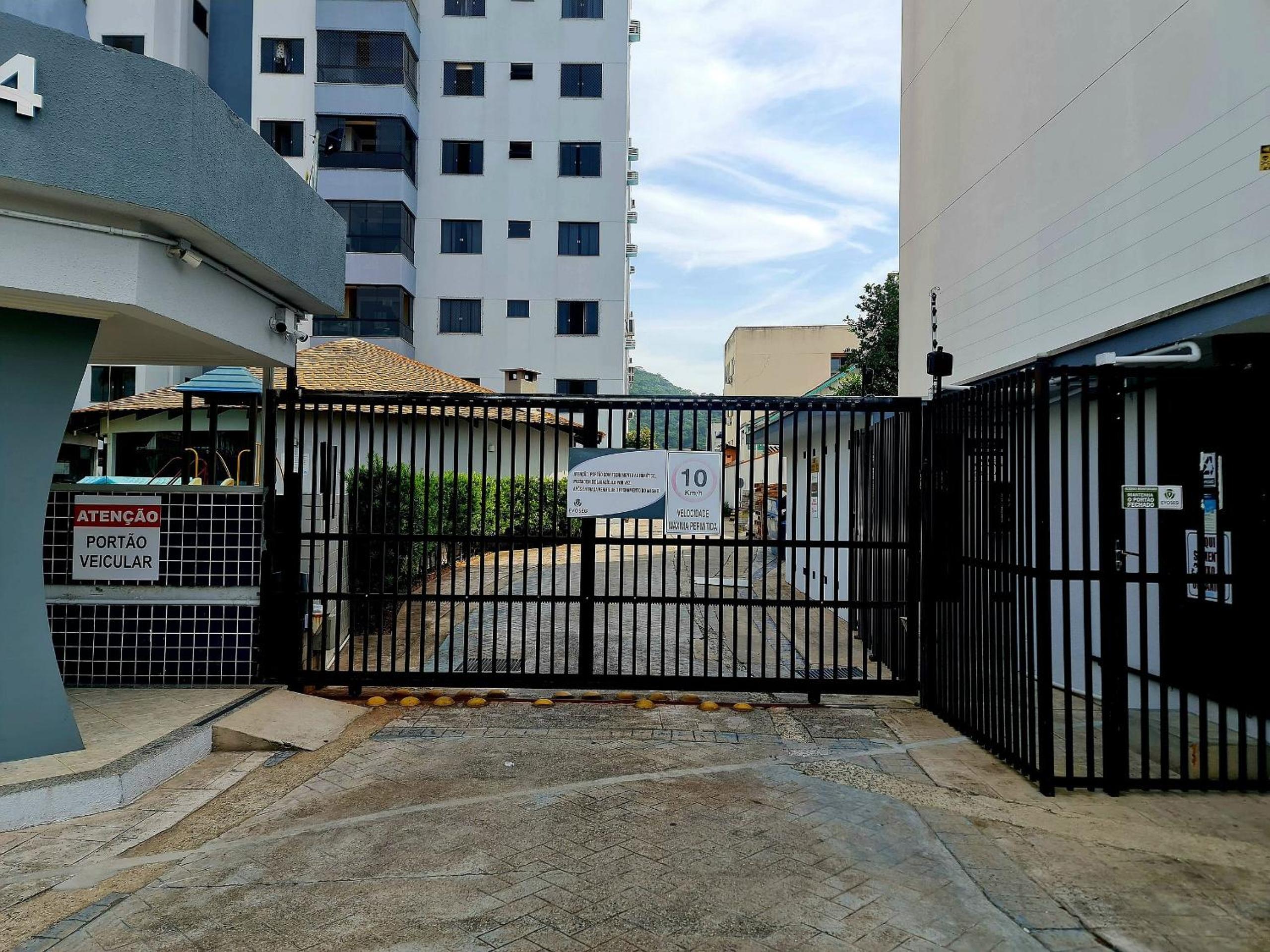 APT 704 - Privileged Location - 2 Bedrooms - Garage - Fazenda/Itajaí