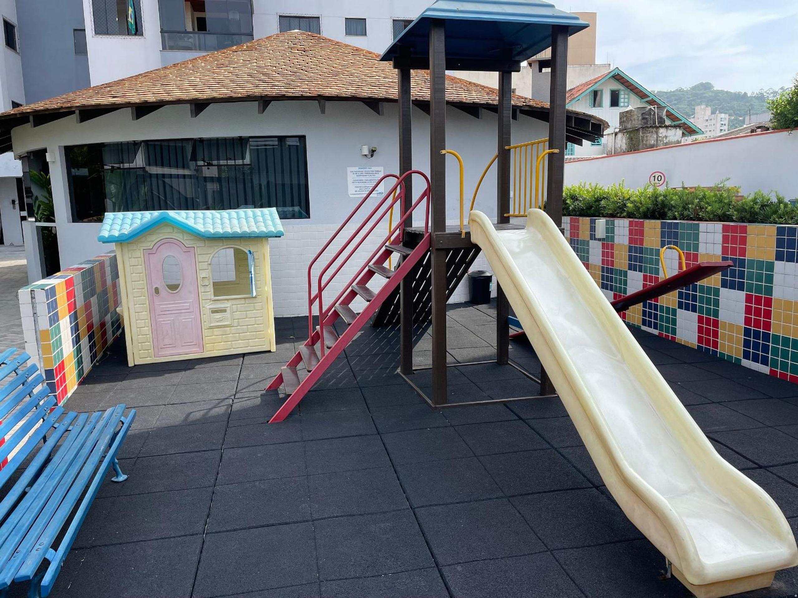 APT 704 - Privileged Location - 2 Bedrooms - Garage - Fazenda/Itajaí
