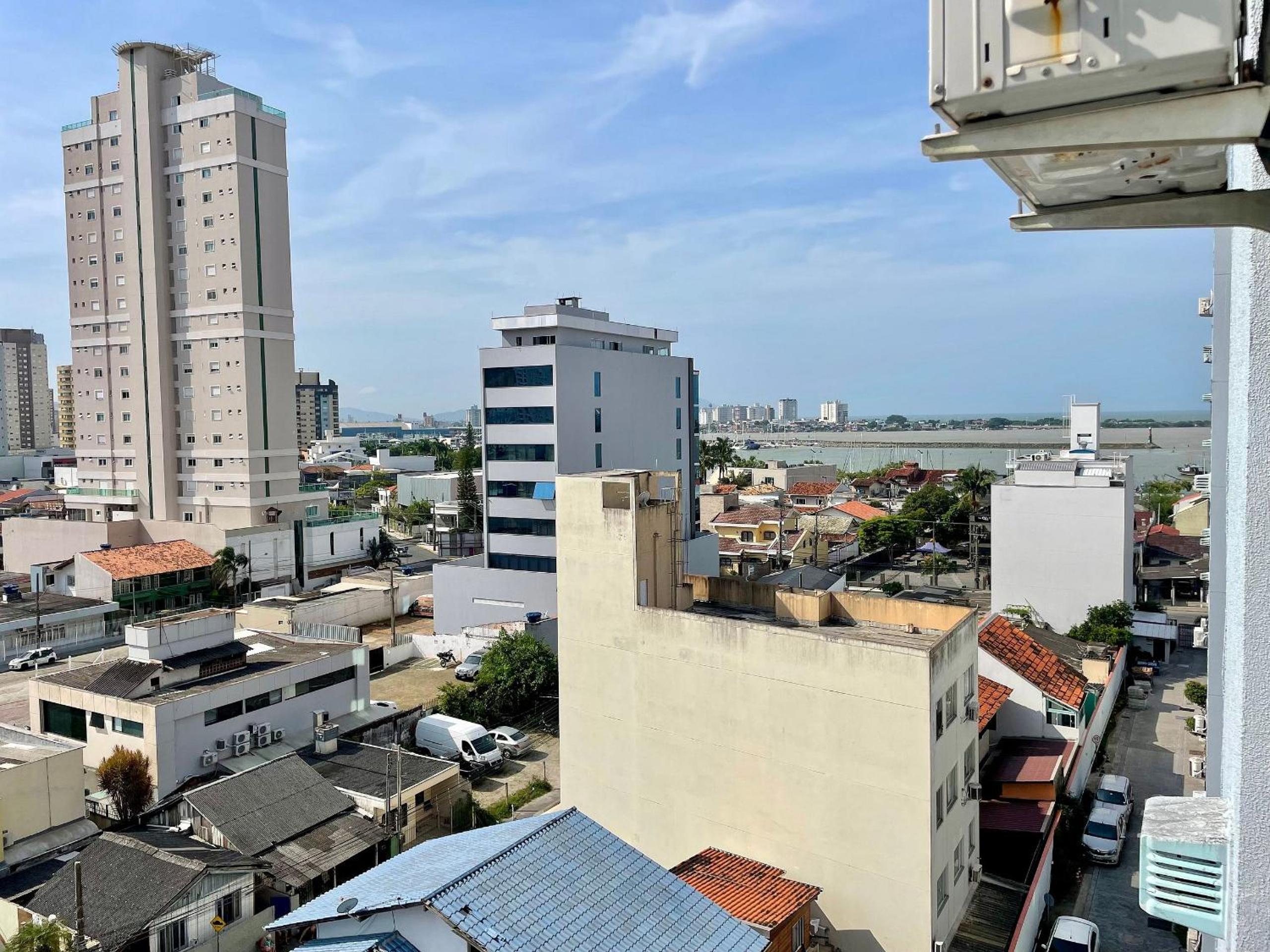 APT 704 - Privileged Location - 2 Bedrooms - Garage - Fazenda/Itajaí