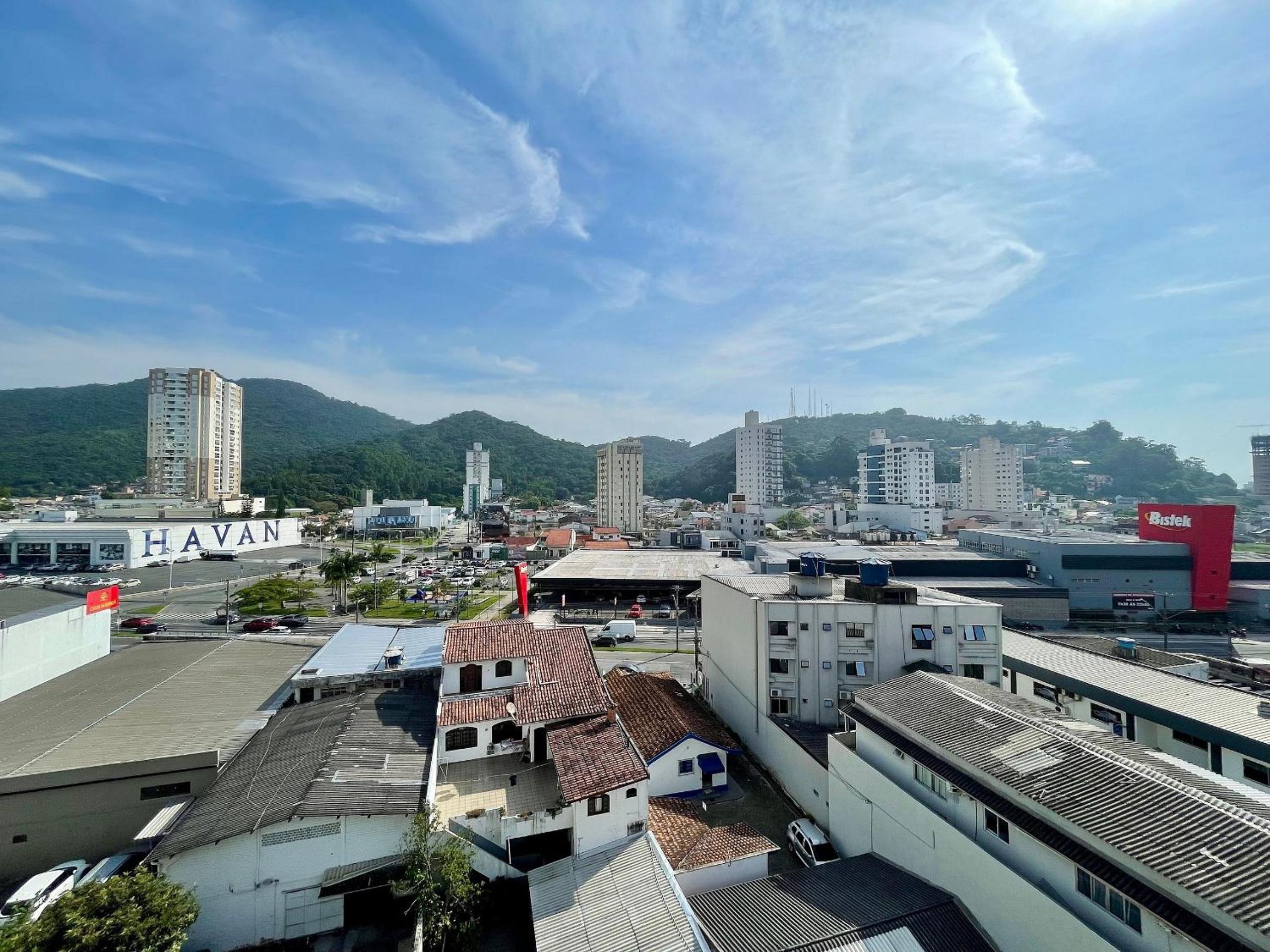 APT 704 - Privileged Location - 2 Bedrooms - Garage - Fazenda/Itajaí