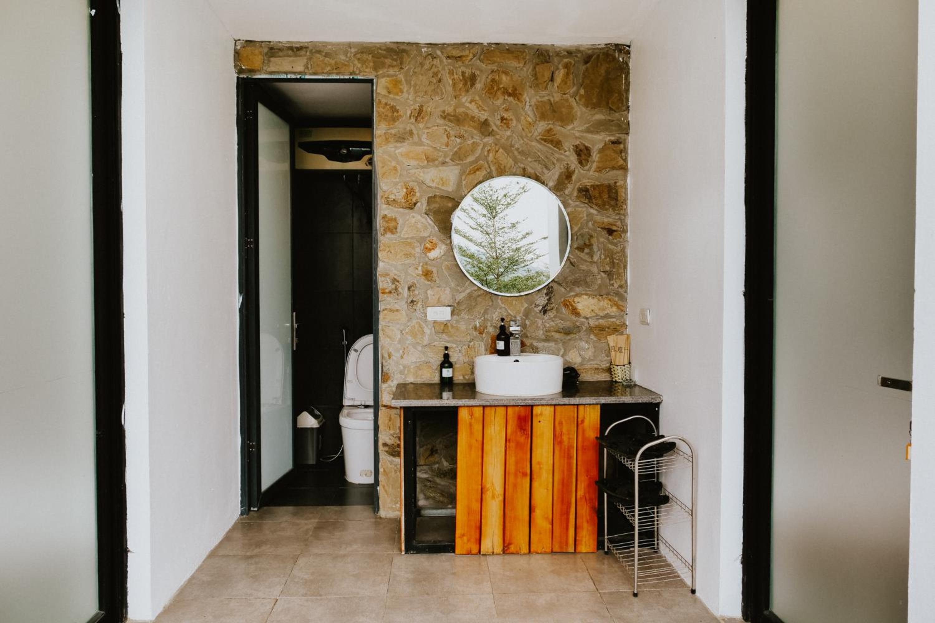 DC Green Villa & Resort Bavi - private pool and Mountain view