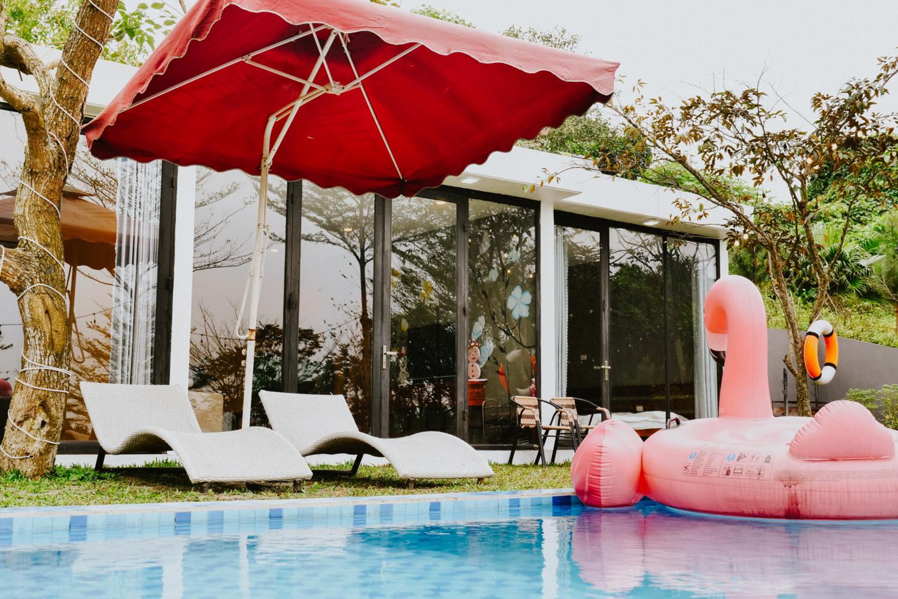 DC Green Villa & Resort Bavi - private pool and Mountain view